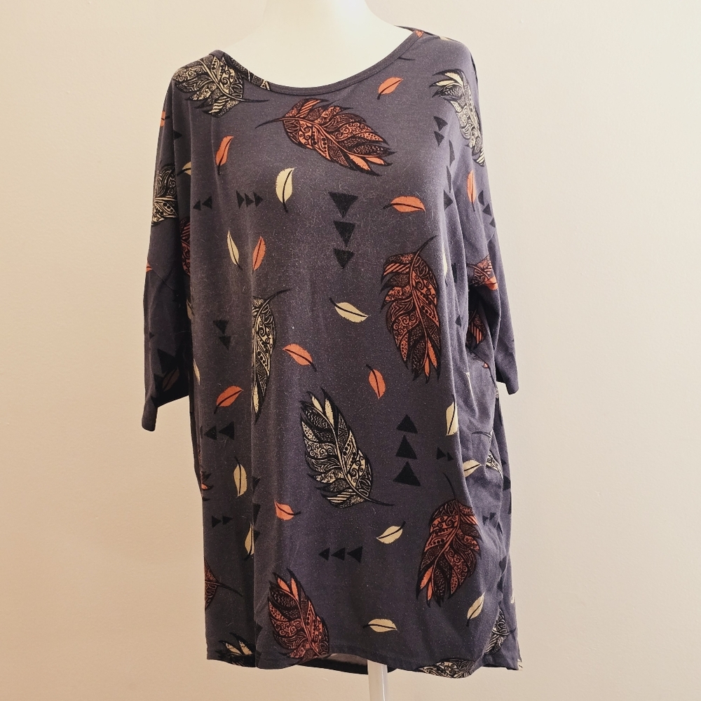 Lularoe Women's Medium Leaves and Feathers Tee